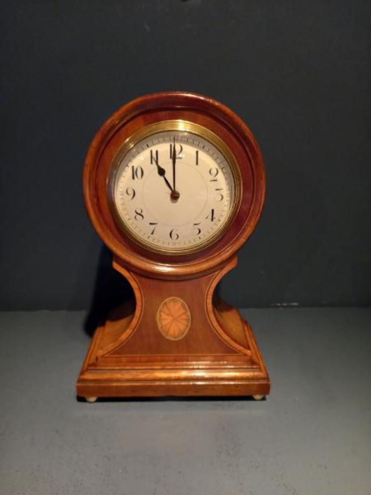 Late Victorian Sheraton Inlaid Balloon Shaped Mantel Clock - Image 1