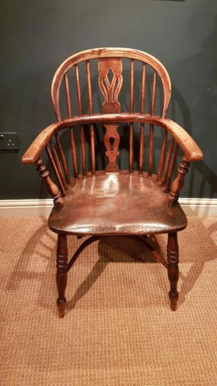 Early Victorian Ash and Elm Windsor Chair - Image 2