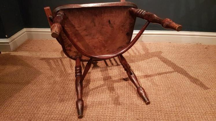 Early Victorian Ash and Elm Windsor Chair - Image 4