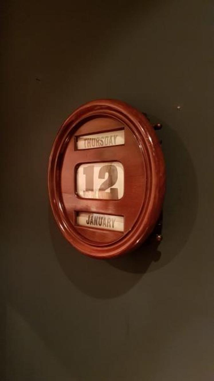 Superb Victorian Walnut Perpetual Wall Calendar - Image 5