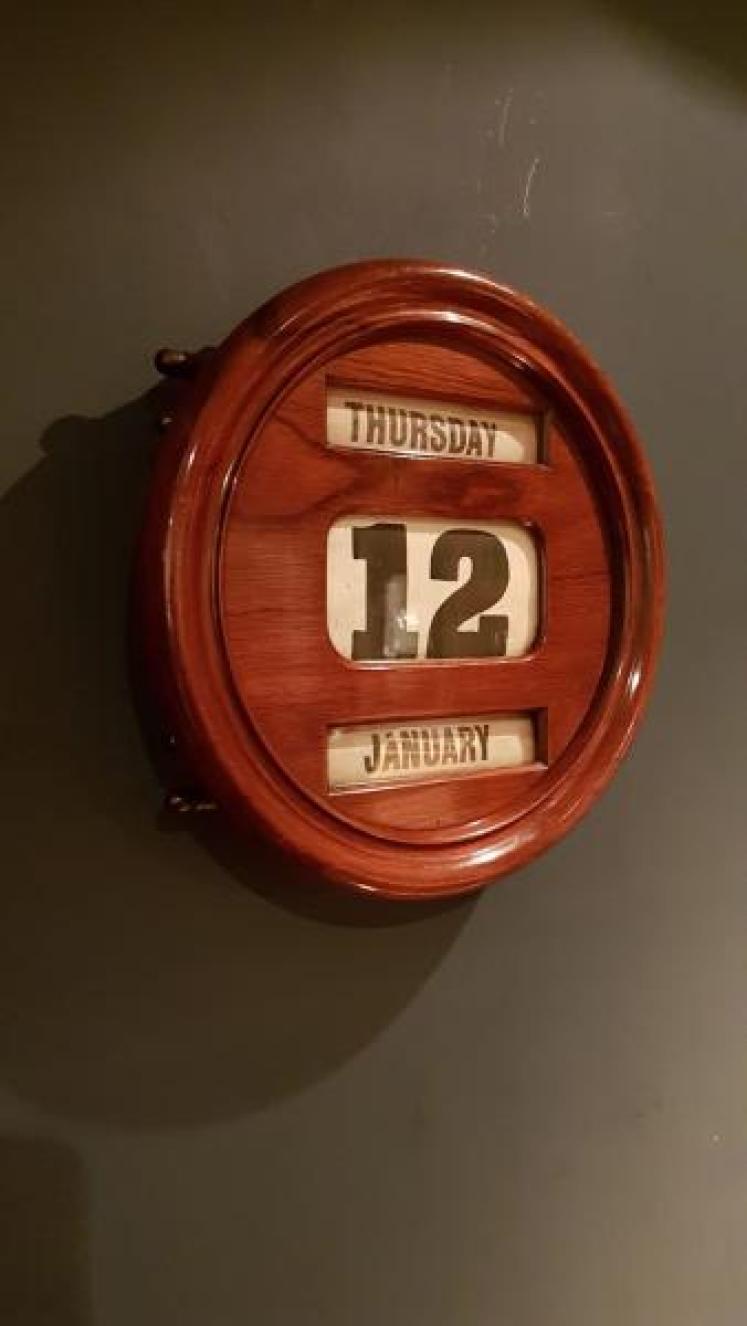 Superb Victorian Walnut Perpetual Wall Calendar - Image 7