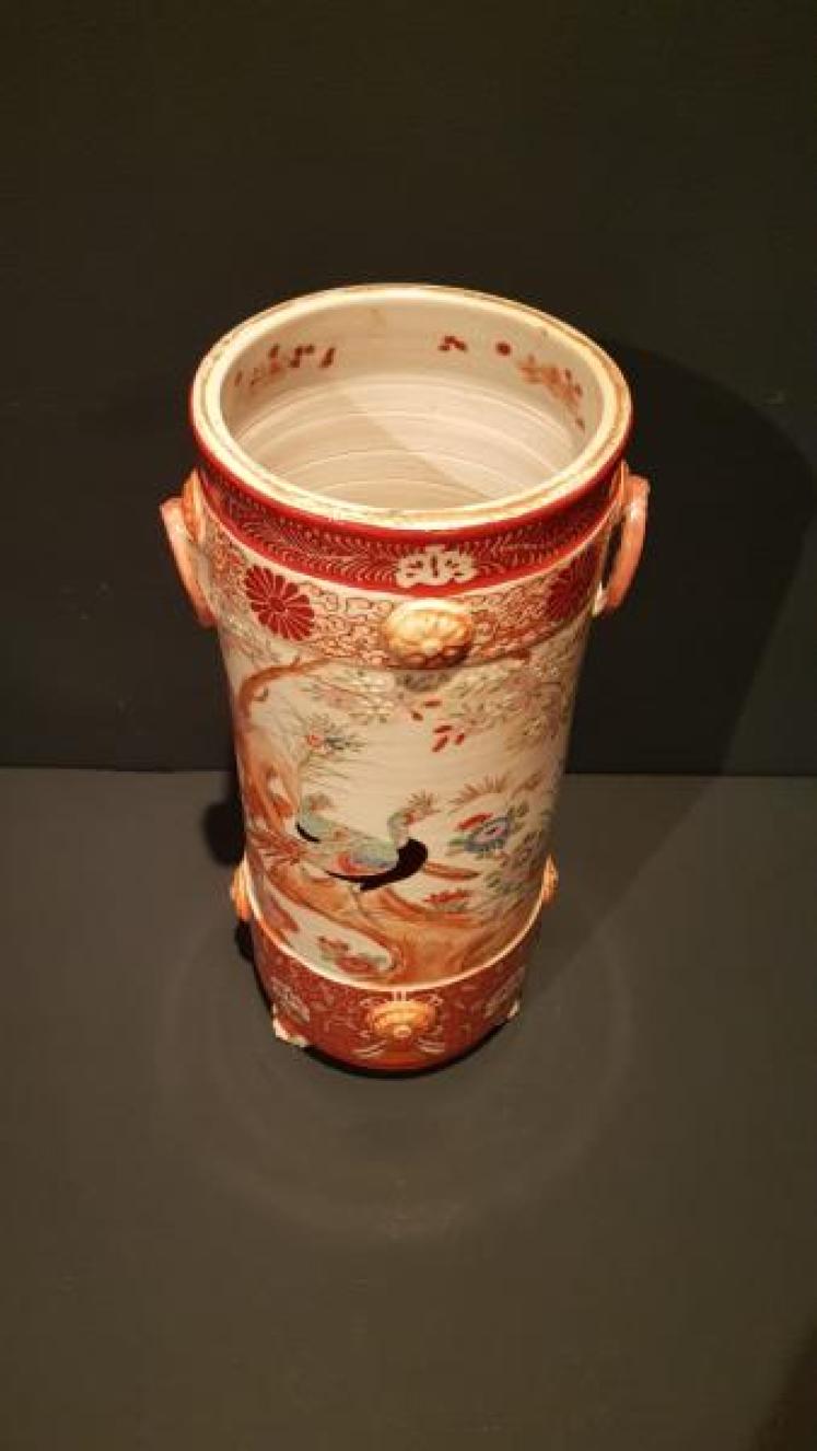 Fine Quality Oriental Vase - Image 5