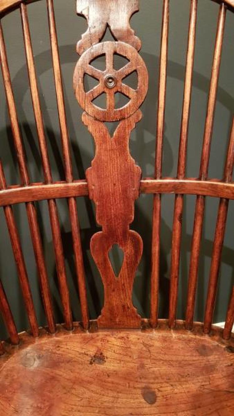 Antique Ash and Elm Windsor Chair - Image 4