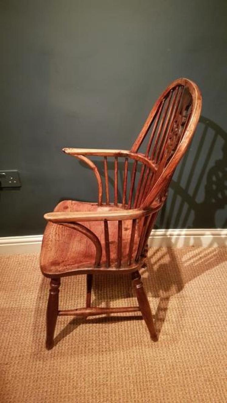 Antique Ash and Elm Windsor Chair - Image 5