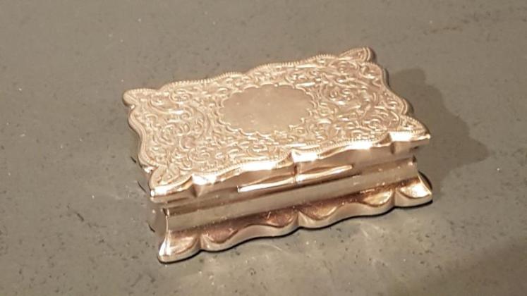 Fine Victorian engraved Silver Table Snuff - Image 1