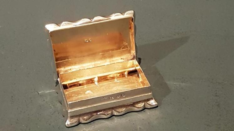 Fine Victorian engraved Silver Table Snuff - Image 2