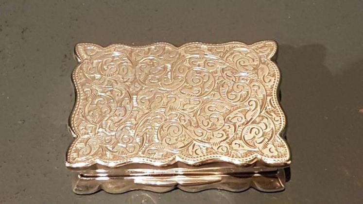 Fine Victorian engraved Silver Table Snuff - Image 3