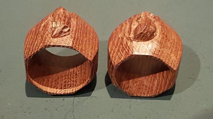Pair of Thompson of Kilburn Mouseman Napkin Rings - Image 2