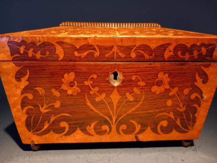 Fine Regency Rosewood & Satinwood Inlaid Tea Caddy - Image 3