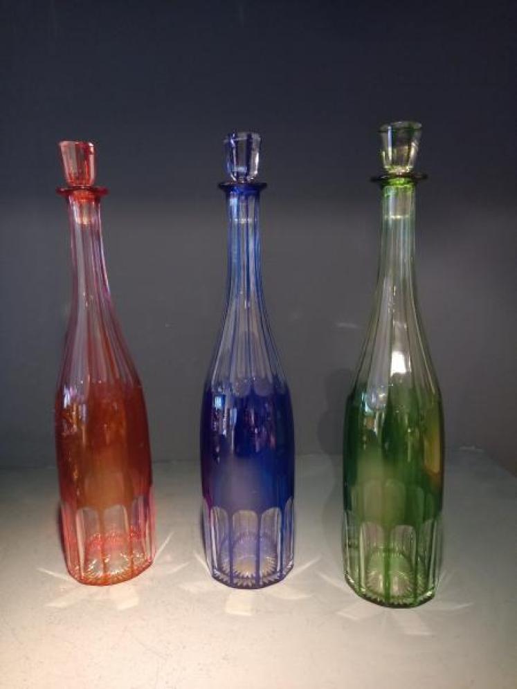 Superb Antique Cut & Flashed Three Bottle Tantalus - Image 5