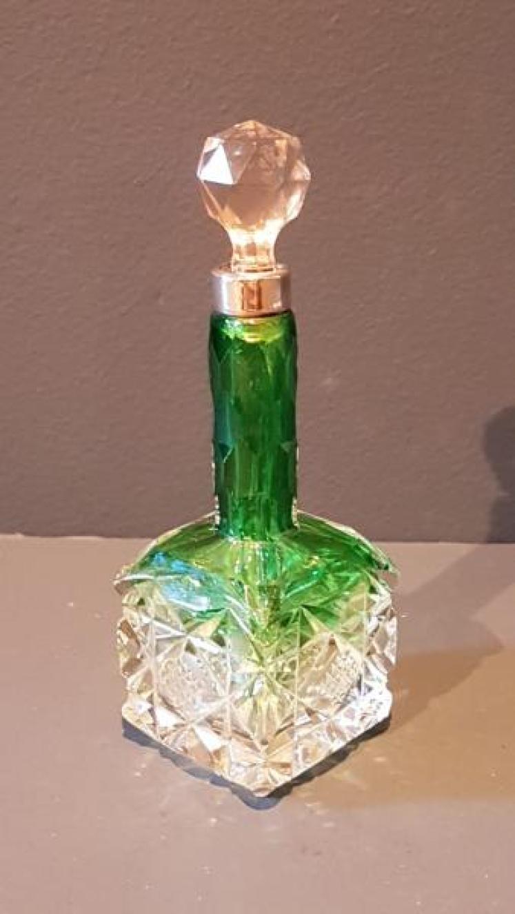 Victorian Emerald Flashed Silver Mounted Scent Bottle - Image 1