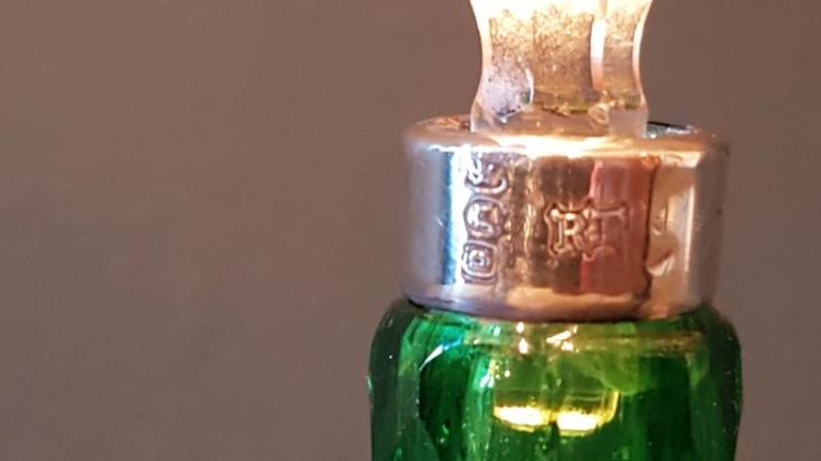 Victorian Emerald Flashed Silver Mounted Scent Bottle - Image 2