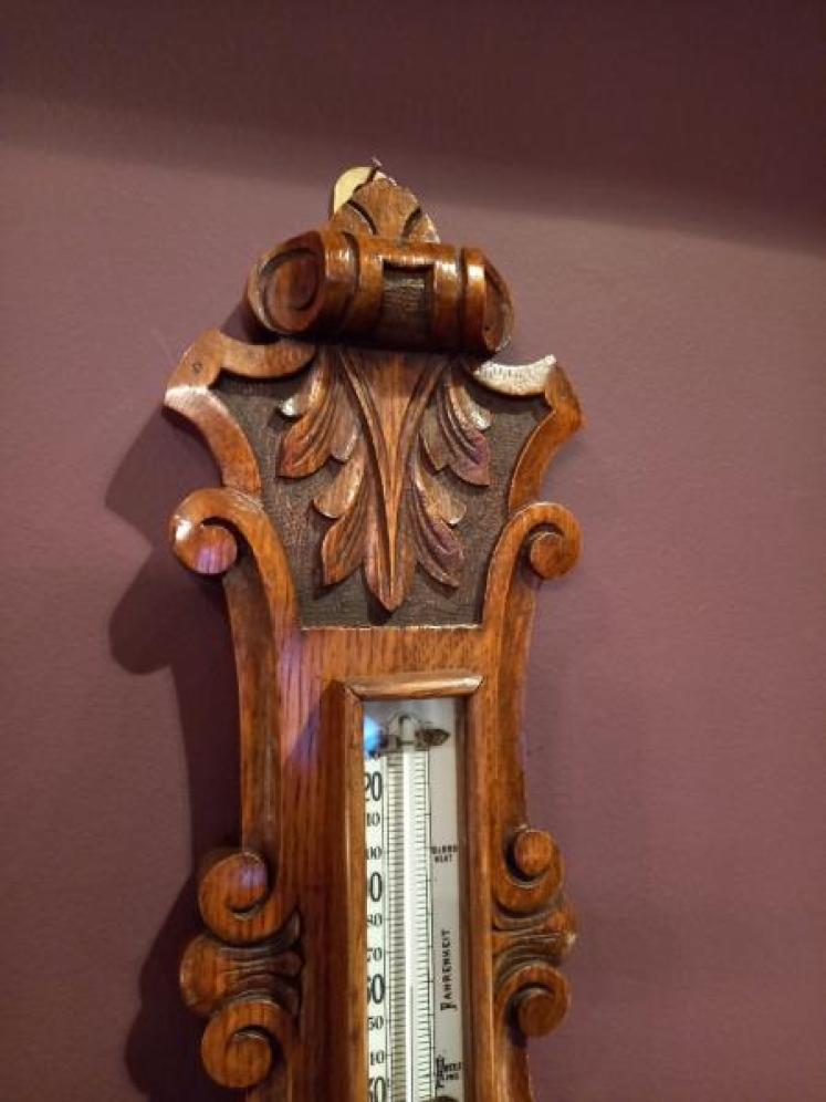 Small Victorian Foliage Carved Banjo Barometer - Image 6