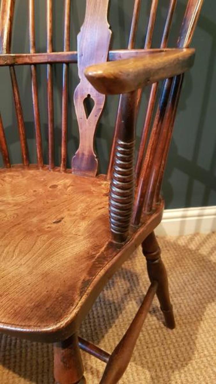 Superb Early Ash and Elm Windsor Chair - Image 2