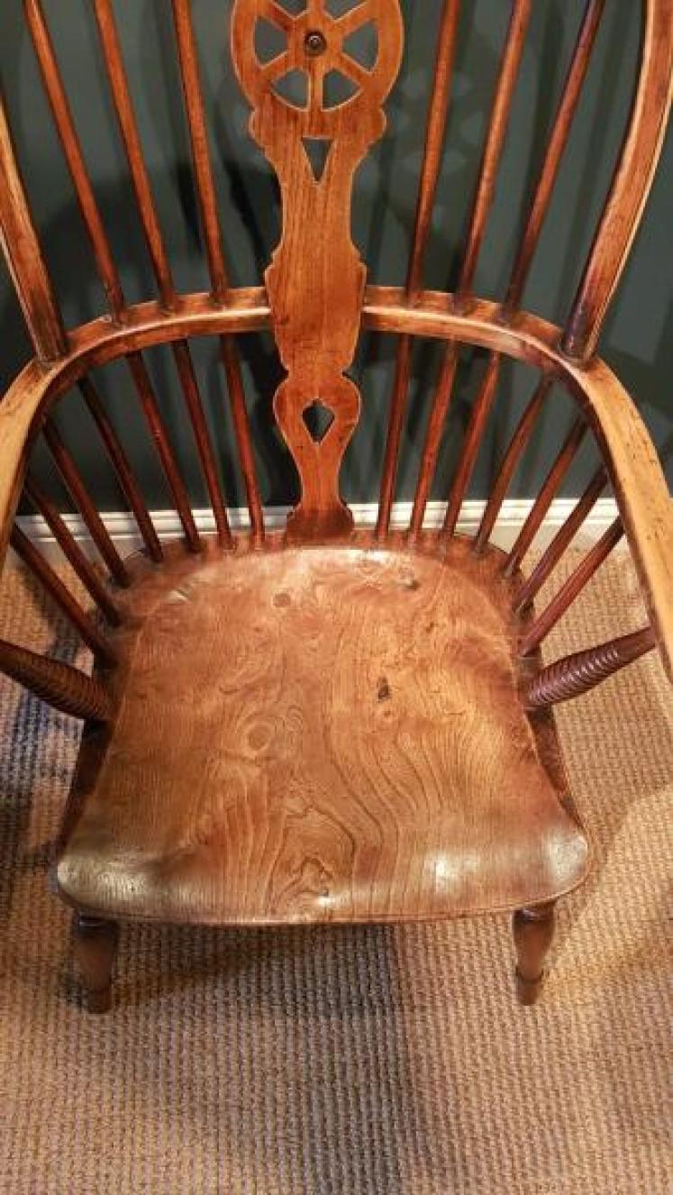 Superb Early Ash and Elm Windsor Chair - Image 3