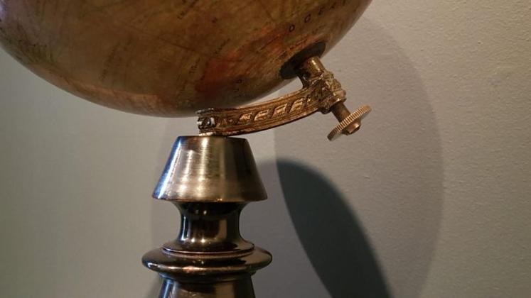 1930's Paris Made Paper Mache Globe - Image 3