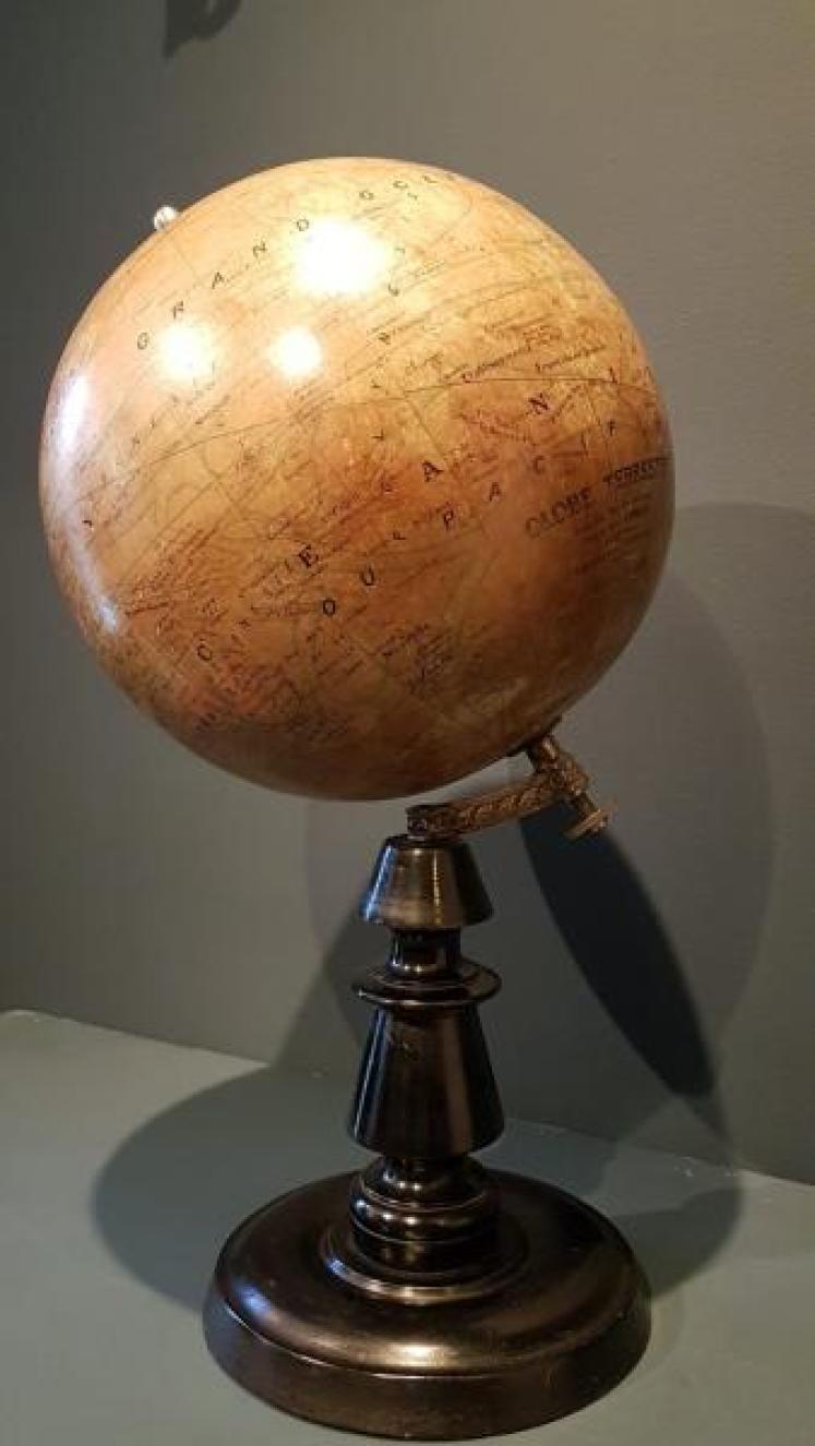 1930's Paris Made Paper Mache Globe - Image 4