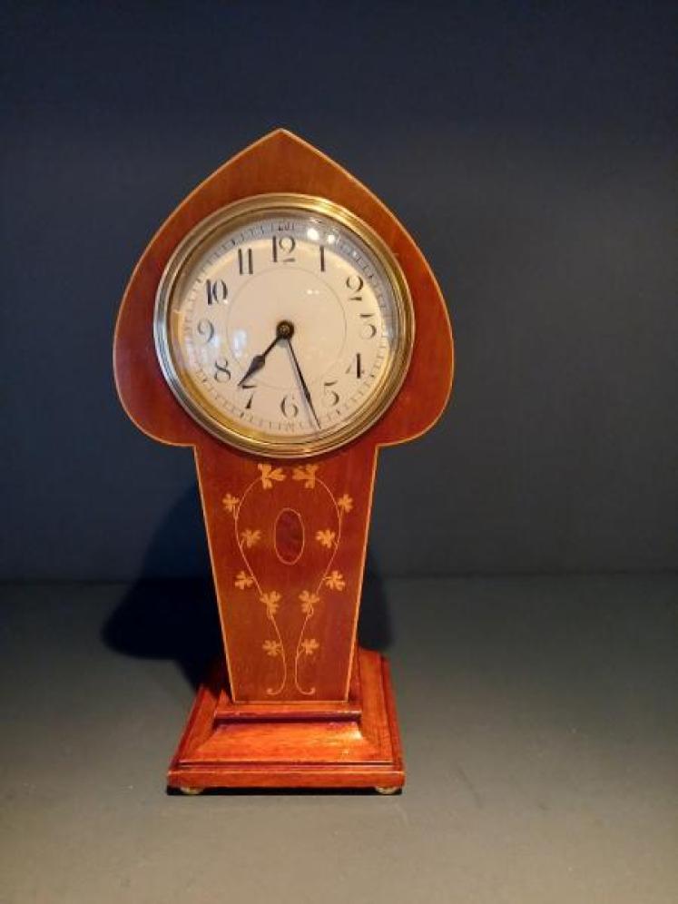 Edwardian Period Inlaid Club Shaped Mantel Clock - Image 1