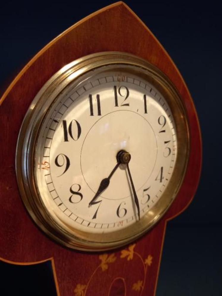 Edwardian Period Inlaid Club Shaped Mantel Clock - Image 2