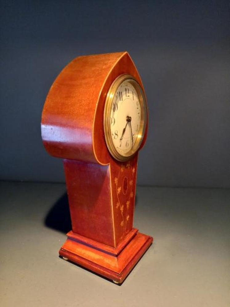 Edwardian Period Inlaid Club Shaped Mantel Clock - Image 3