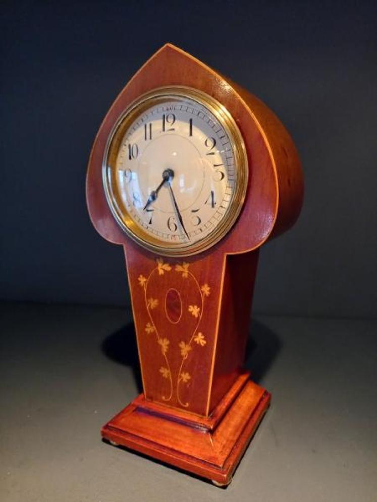 Edwardian Period Inlaid Club Shaped Mantel Clock - Image 5