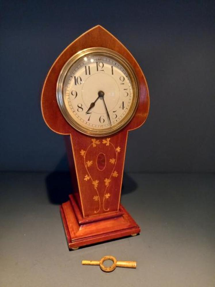 Edwardian Period Inlaid Club Shaped Mantel Clock - Image 7