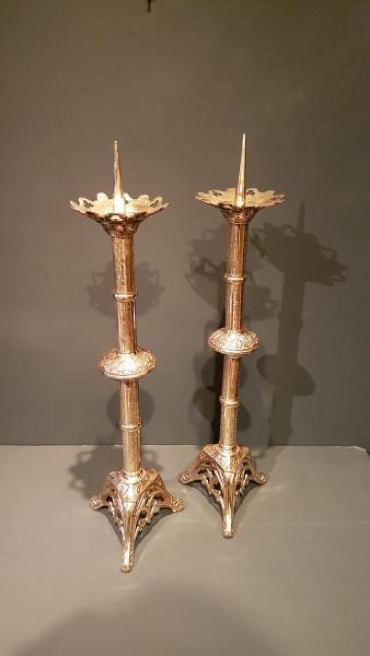 Large Pair of Victorian Brass Candlesticks - Image 1