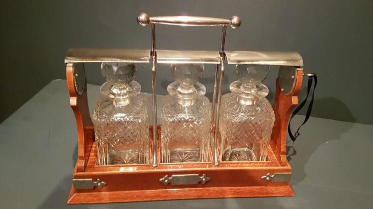 Victorian Oak 3 Bottle Tantalus by Hobbs - Image 6