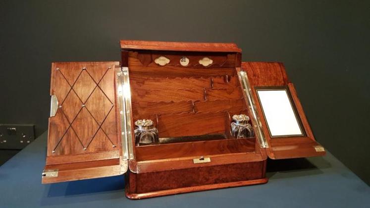 Quality Victorian Walnut Stationary Box - Image 1