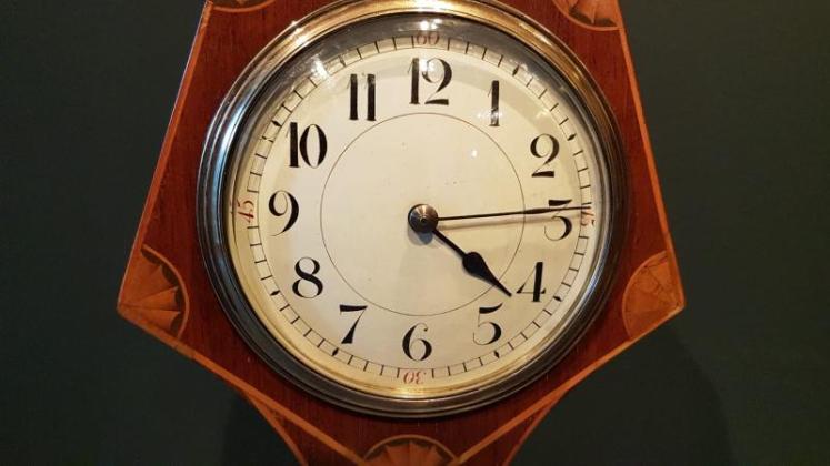 Superb and Unusual Inlaid Mantel Clock - Image 6