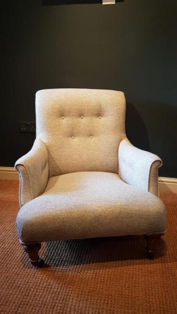 Superb Victorian Easy Chair - Image 1