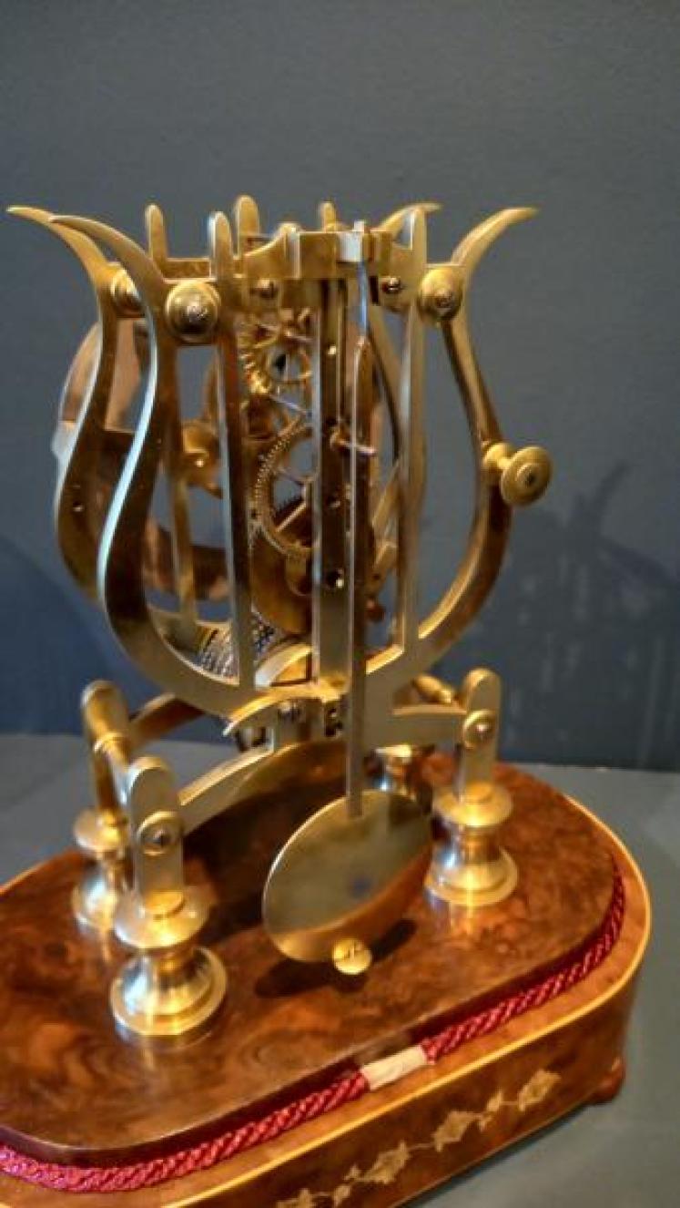 Mid Victorian Burr Walnut Fusee Skeleton Clock - Image 5