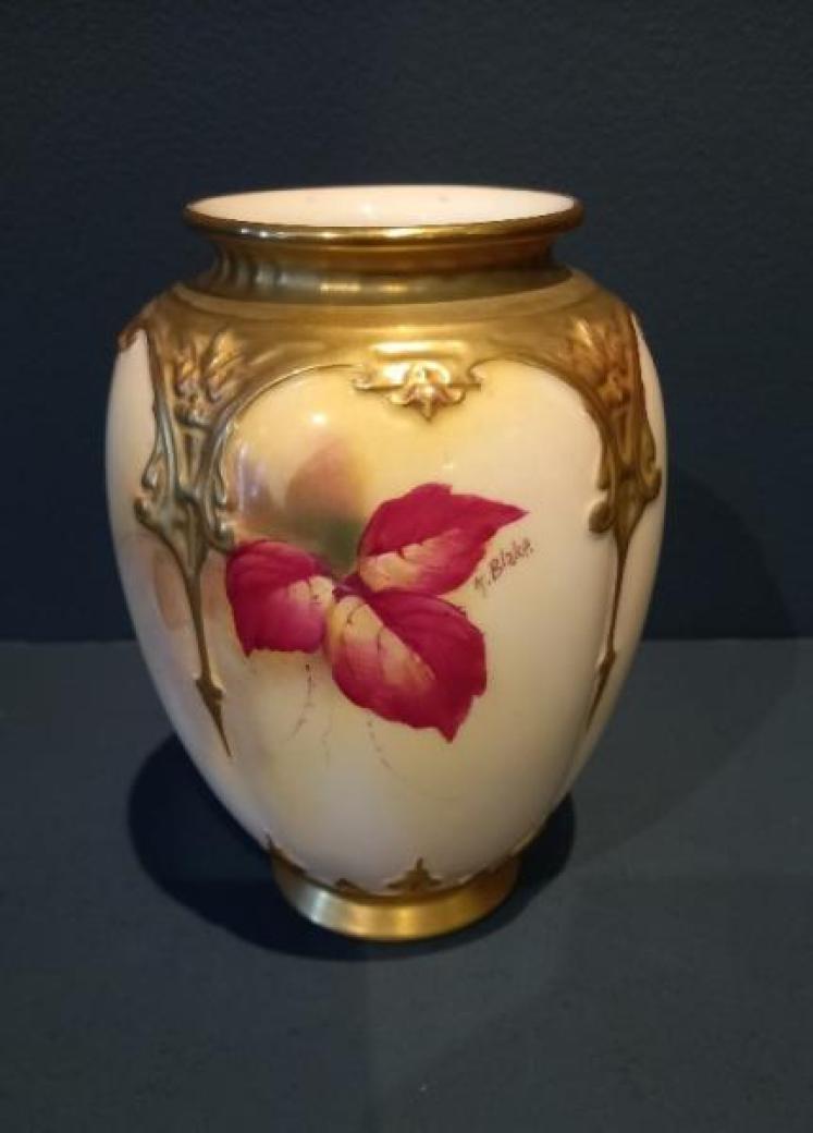 Royal Worcester Autumn Leaves & Blackberries Signed Vase - Image 3