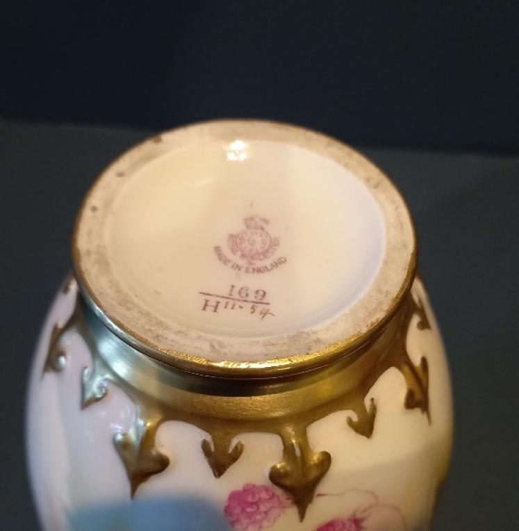 Royal Worcester Autumn Leaves & Blackberries Signed Vase - Image 5