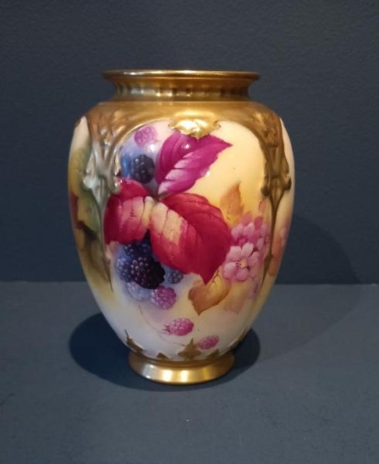 Royal Worcester Autumn Leaves & Blackberries Signed Vase - Image 7