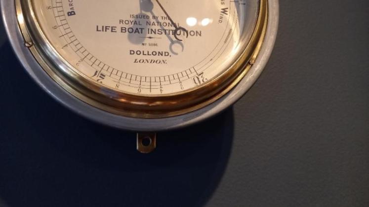 Antique RNLI Fisherman's Marine Barometer - Image 4