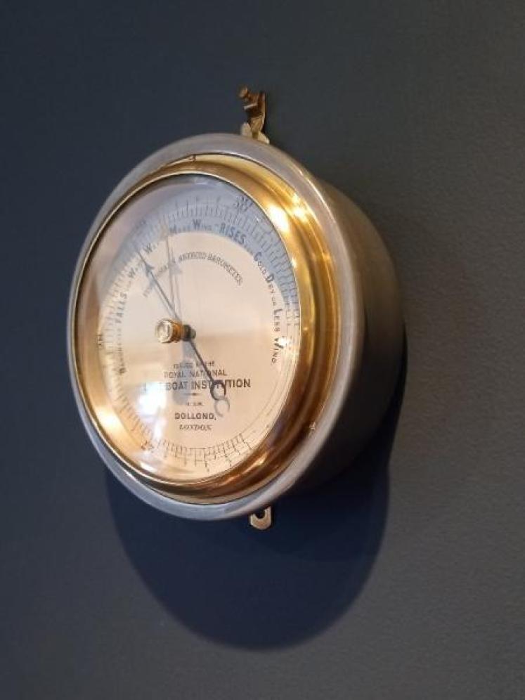 Antique RNLI Fisherman's Marine Barometer - Image 7