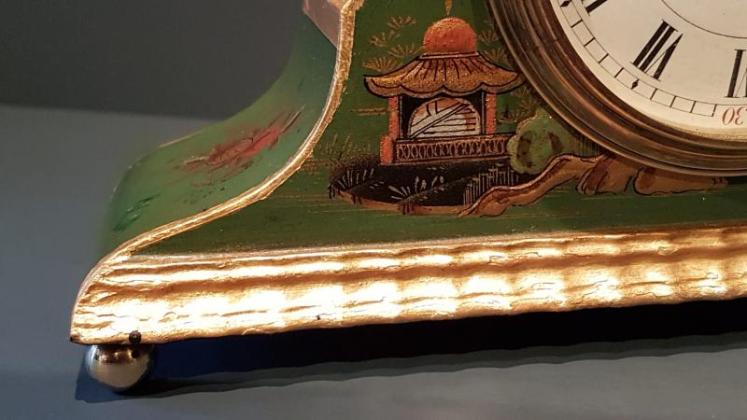 Edwardian Green Chinoiserie Napoleon Hat Mantel Clock - Image 4