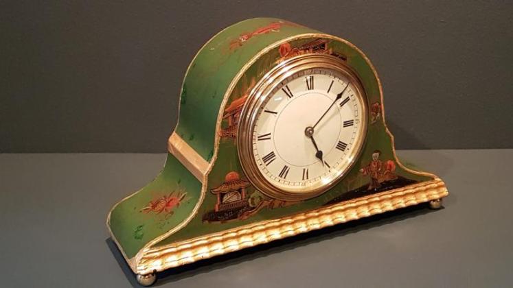 Edwardian Green Chinoiserie Napoleon Hat Mantel Clock - Image 5