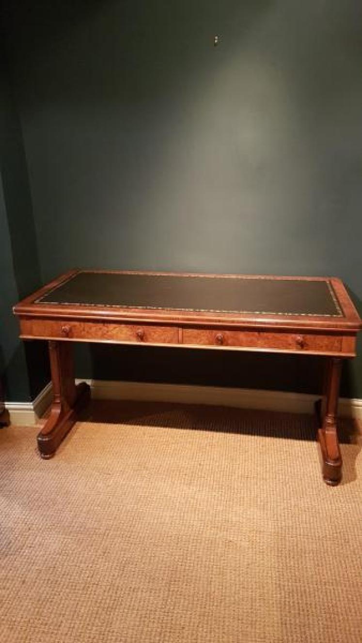 Fine Quality Early Victorian Walnut Writing Table - Image 3