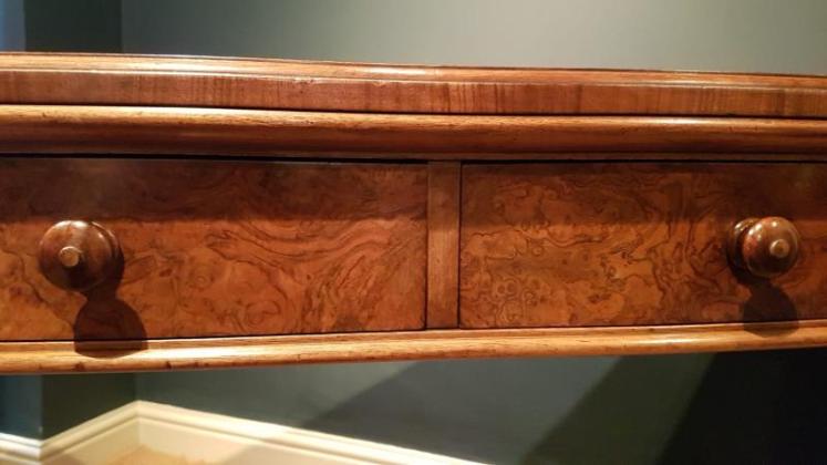 Fine Quality Early Victorian Walnut Writing Table - Image 6