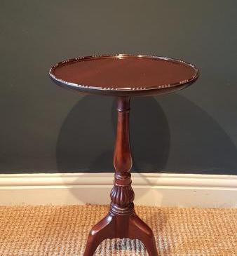 Quality Edwardian Mahogany Wine Table
