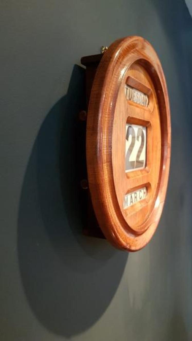 Edwardian Solid Oak Perpetual Wall Calendar - Image 3