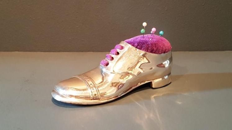 George V Silver Brogue Shoe Pin Cushion - Image 1