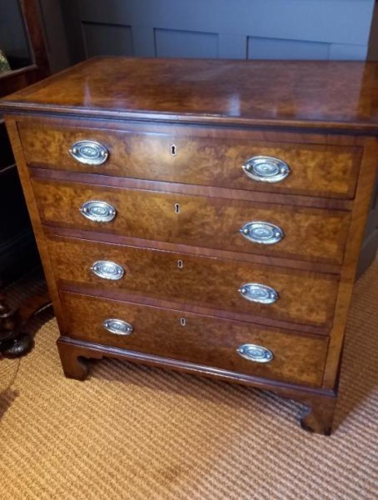 Small Mid Victorian Burr Walnut Chest of Drawers - Image 1