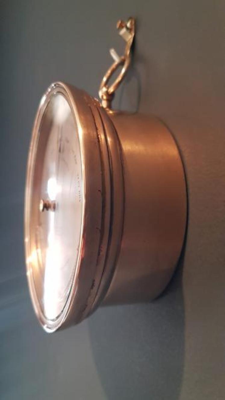 Quality Victorian Marine Barometer with Crescent Thermometer - Image 3