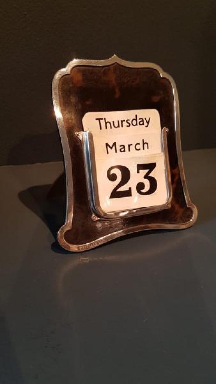 George V Silver and Tortoise Shell Perpetual Calendar - Image 2