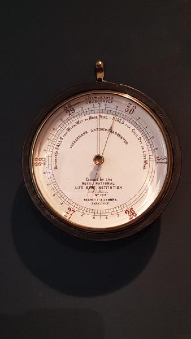 Negretti & Zambra RNLI Fisherman's Marine Barometer - Image 1