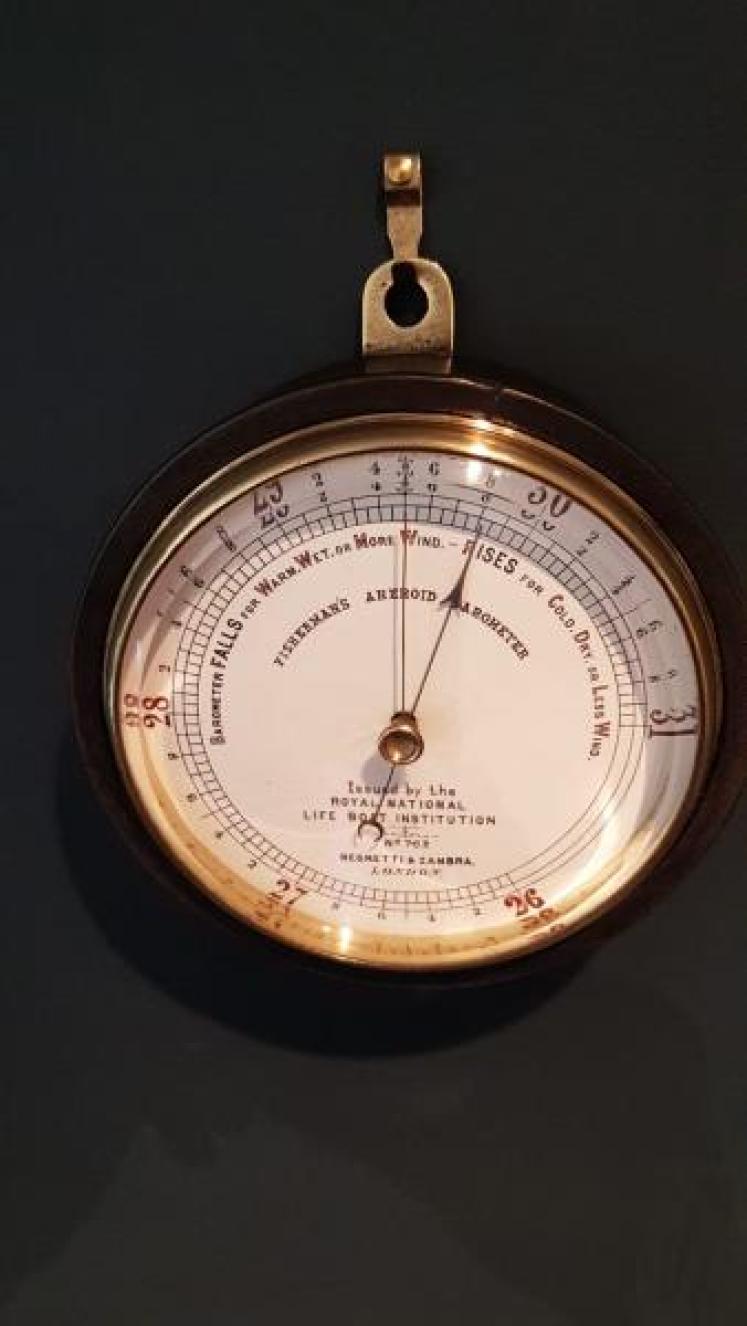 Negretti & Zambra RNLI Fisherman's Marine Barometer - Image 6