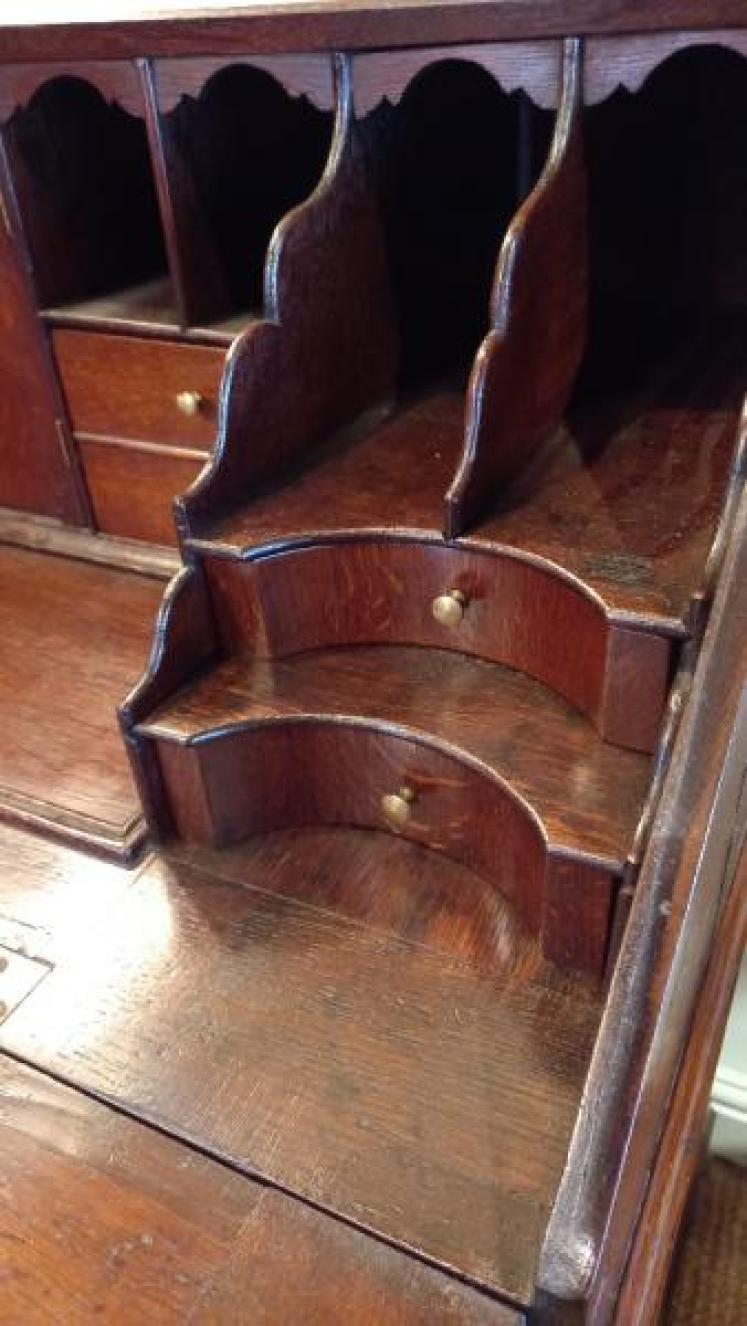 Superb William & Mary Period Oak Fall Front Bureau - Image 4